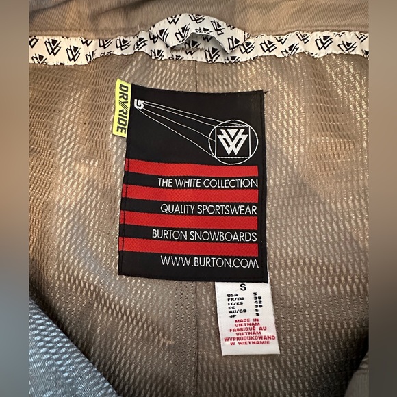 Burton Women’s Small (5) Flared Snowboarding Pants from the White Collection. - Picture 5 of 5